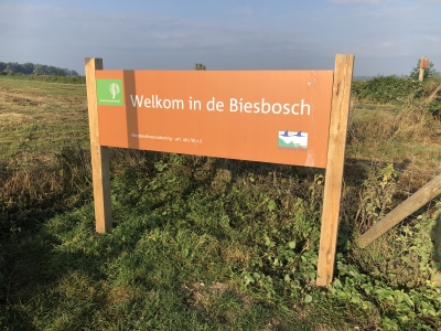 foto welkom in de biesbosch buisjes