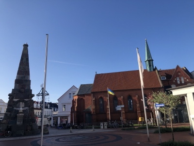 foto  klamottendenkmal katholische kirche Norderney sankt ludgerus Norderney