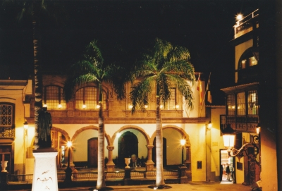 foto plaza de espana bij avond santa cruz de la palma la palma