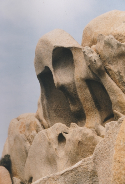 foto vreemde steenformatie capo testa noord sardinie