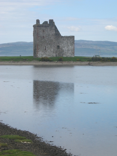 foto Lochranza kasteel op noordpunt eiland 2013 arran